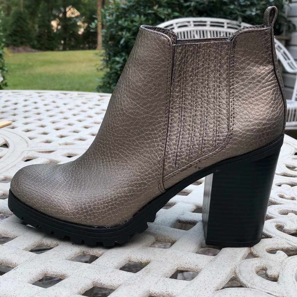⭐️NEW⭐️ Sam & Libby Pewter Booties